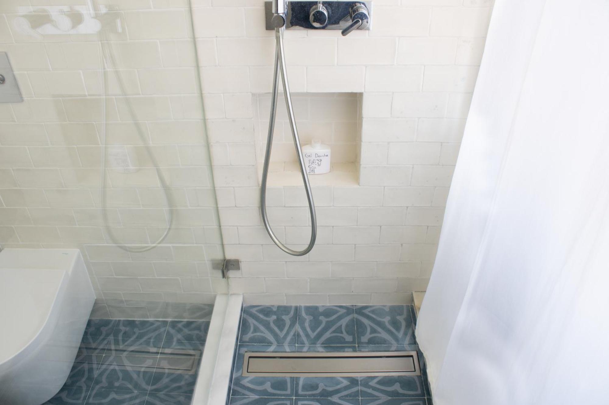 Frühstückspension Avec Salle De Bain Privee Et Balcon Vegetal A Lisbonne Amoreiras *
